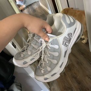 Fila tennis shoes size 9.5
